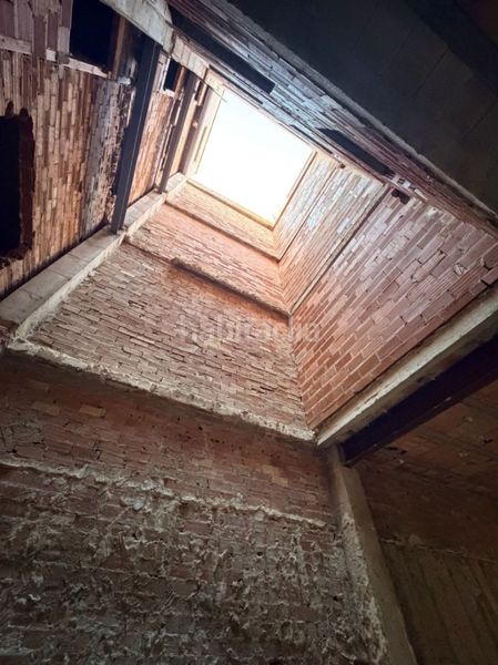 Foto b76a6825-1b0d-4e2d-ba88-10f8a4dea6f7. Edifici a Loja