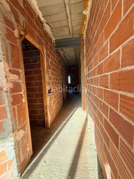 Foto fa4e00b5-3983-45fc-a197-83bcd4edf3ce. Edifici a Loja