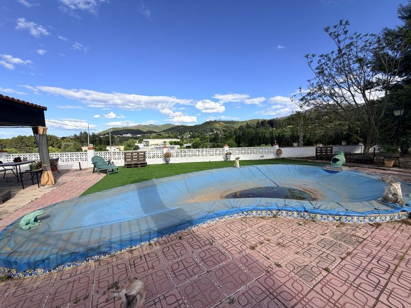 Foto c9c9a48b-6fd7-4842-9ca6-7a041c9a8476. Xalet amb aparcament piscina a Albaida