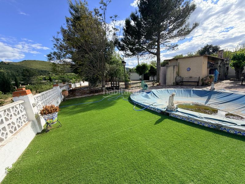 Foto e9677220-aed2-45a3-854f-bd21811e9801. Xalet amb aparcament piscina a Albaida