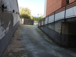 Parking voiture à Molins de Rei. Plaza parking en venta