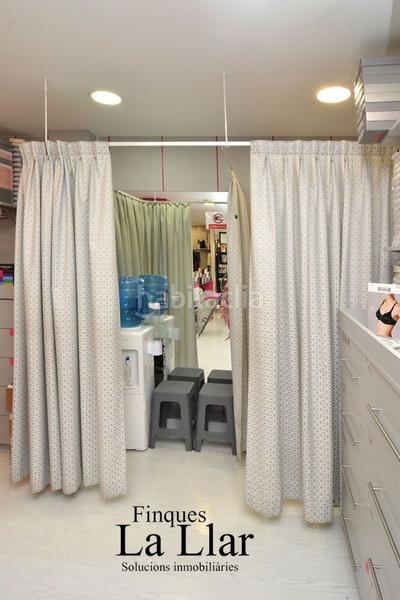 Foto ccbc9a38-0c8b-4e61-b52f-7d1951d8adbd. Pas-de-porte local commercial dans Centre-Estació Gavà