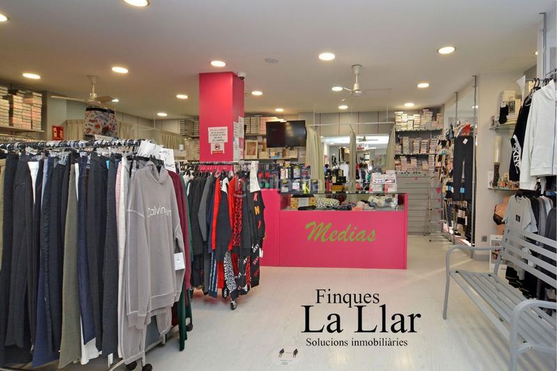 Foto d45fec06-f0cd-4d02-bcf7-6f1c9b6301e4. Pas-de-porte local commercial dans Centre-Estació Gavà