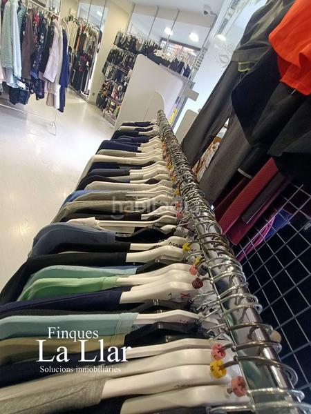 Foto f91746ea-f321-4ae4-aef1-3900e8bd5835. Pas-de-porte local commercial dans Centre-Estació Gavà