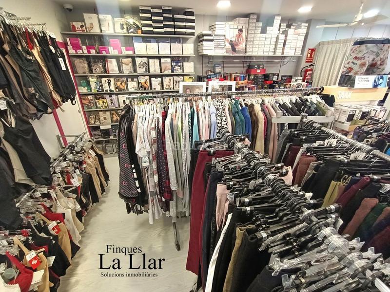 Foto 59dff40d-fe0b-4bb6-8bcf-5a6b1e057fb3. Traspàs local comercial a Centre-Estació Gavà