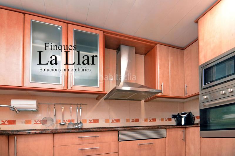 Foto 46c6705b-85f9-4411-b99f-9cc2b6618f7d. Casa in carretera de begues 48 in Bruguers Gavà