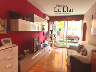 Pis  Sant martin. Planta baja con terraza en gava junto al calamot