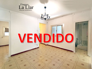 Pis  Caquis. Piso en venta esplugues