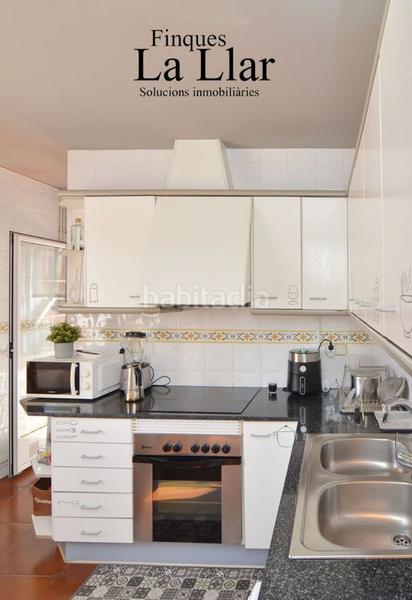 Foto 02a4f2ac-220f-4a48-92c4-243c22f07e8d. Casa amb calefacció a Centre-Estació Gavà