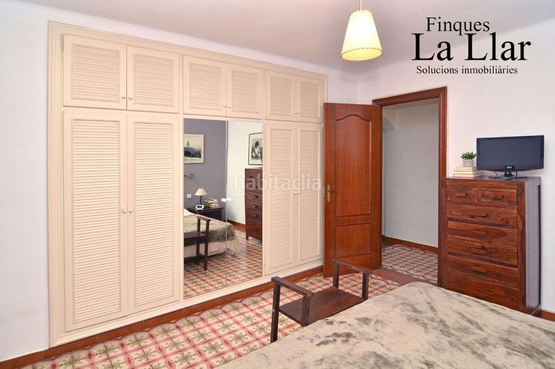 Foto 67cb73d0-1646-4fd6-8a2c-22a854a0368e. Casa amb calefacció a Centre-Estació Gavà