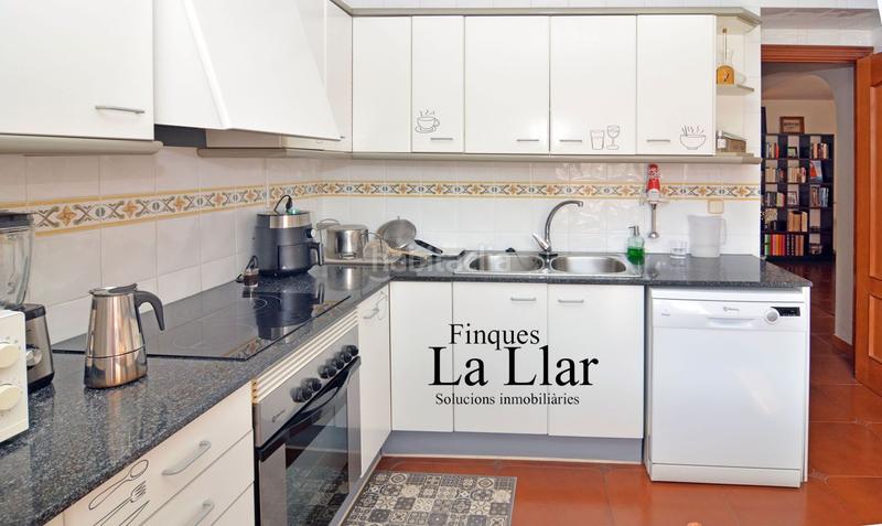 Foto f9c2e57a-d293-4399-a74d-1f2af39545a4. Casa amb calefacció a Centre-Estació Gavà