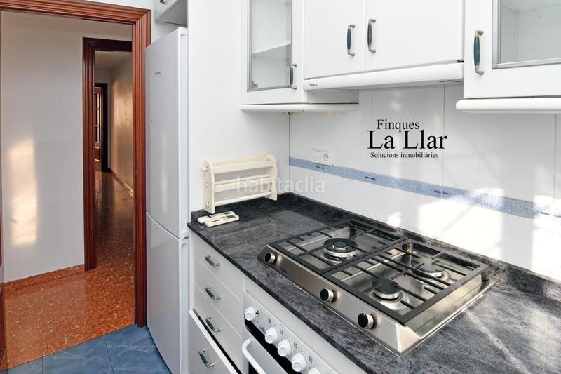 Foto 06b9b7b8-bb0c-4d27-b5ed-f4a1c12d4b86. Piso atico en venta en gava con terraza visítalo! en Gavà