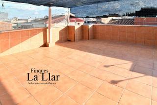 Piso  Lluis dalmau. Atico en  venta en gava con terraza  visítalo!