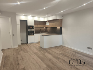 Miete Etagenwohnung  Bergueda. Planta baja con terraza en alquiler