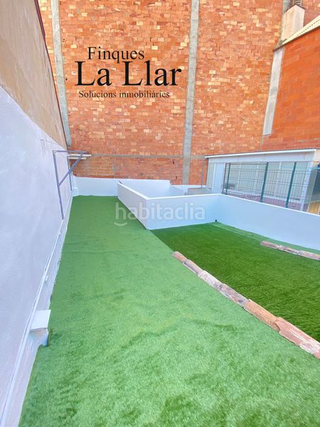 Foto 194d7905-dca0-4228-ae2b-bb5a8ceebbf3. Casa adossada a Centre-Estació Gavà