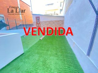 Maison jumelée  Mare de deu de montserrat. Casa con terraza en venta en el centro de gava