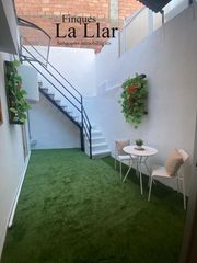 Casa adossada  Mare de deu de montserrat. Casa con terraza en venta en el centro de gava