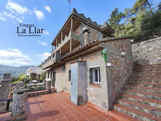 Casa  Veneçuela. Casa en venta parcela de 1600m2 garaje para camiones en valliran