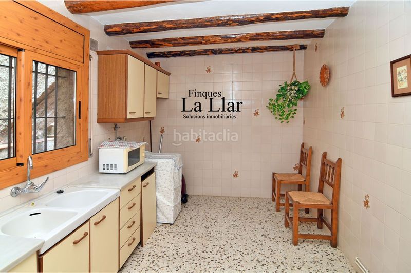 Foto d3f93732-aab8-421c-8c79-2b172390b440. Casa amb calefacció aparcament a Vallirana