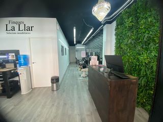 Rent Business premise  De maria casas. Se alquila local comercial en el centro de gava