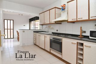 Casa a Mar i Sol. Casa en una sola planta con gran parcela en can bou  castelldefe