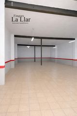 Local Comercial a Centre-Estaci�. Amplio local comercial en venta en gav�