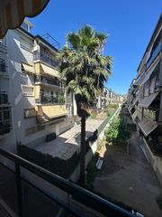 Affitto Appartamento in Sant Andreu de la Barca. Dúplex en alquiler de 3 habitaciones con dos balcones y listo pa