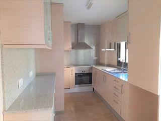 Rent Flat in Passeig Maragall. Piso en alquiler