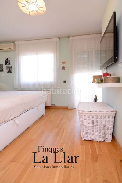 Foto 52af88c8-c63c-41a5-99ad-cd4f481c78fb. Casa adossada amb calefacció a Passeig Maragall Gavà