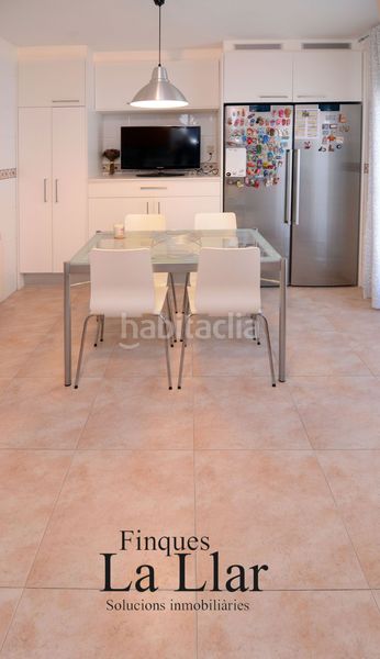 Foto 7c181b34-107a-41fd-9364-f47f9ccdbea8. Casa adossada amb calefacció a Passeig Maragall Gavà