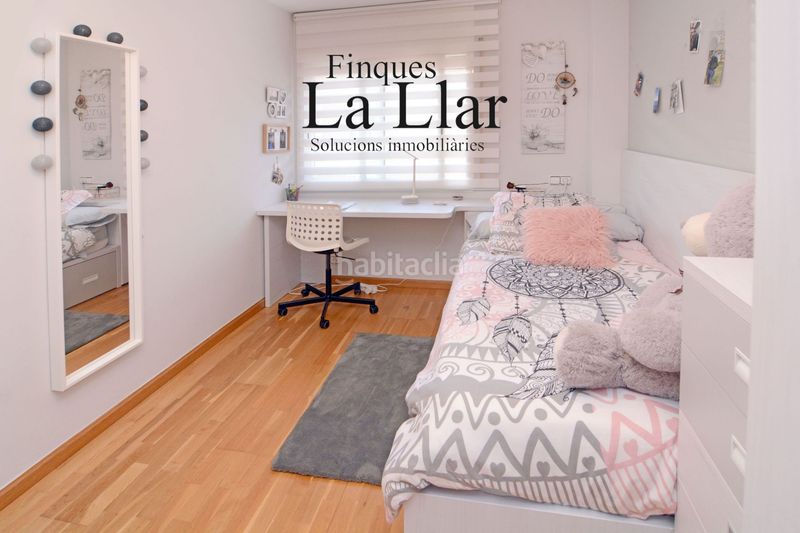 Foto da9d20a5-33a6-49a9-a227-4778ee281d1c. Casa adossada amb calefacció a Passeig Maragall Gavà