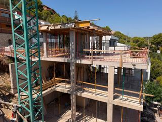 Xalet a Avinguda lituània 15. Proyecto casa blanca | estructura en venta con vistas al mar
