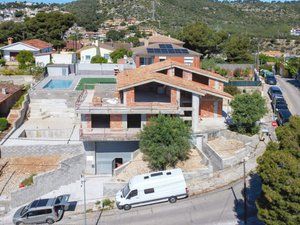Xalet a Carrer colòmbia 27. Exclusiva propiedad con vistas al mar: proyecto personalizable e