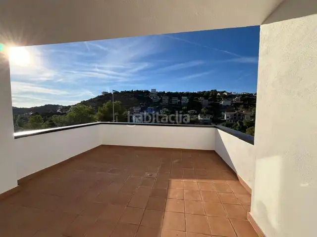Foto 740db518-9c01-441d-b64a-d52f984d10f2. Xalet 257m<sup>2</sup> amb calefacció aparcament piscina a Segur de dalt Segur de Calafell