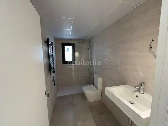 Foto cb360f1f-09aa-4672-a07f-384d1d496794. Xalet 257m<sup>2</sup> amb calefacció aparcament piscina a Segur de dalt Segur de Calafell
