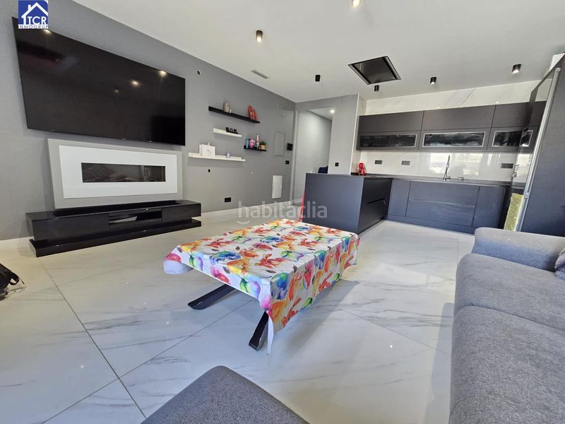 Foto 5fde2c15-4212-4519-bbe0-42b160e7b33d. Casa adossada a Creu de Barberà Sabadell