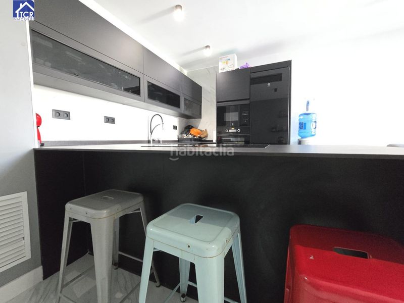 Foto ab648afb-a525-4d05-a59e-2df80ec014a1. Casa adossada a Creu de Barberà Sabadell