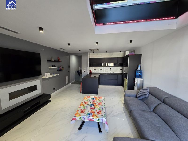 Foto d72c468d-13c0-42db-8bb6-9491b3d288d9. Casa adossada a Creu de Barberà Sabadell