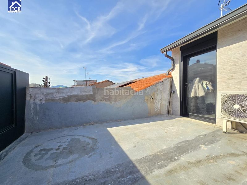 Foto f24eeae3-15c6-4e28-a769-86603f457b6c. Casa adossada a Creu de Barberà Sabadell