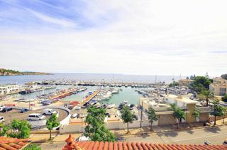 Chalet  Carrer victorio luzuriaga. Chalet en primera línea de mar en sant agustin
