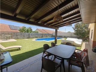Xalet a Novés. Chalet de lujo para disfrutar por muy buen precio