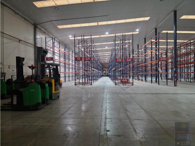 Foto 37b4f48c-179c-4cef-96eb-8f47768dc429. Rent industrial building in Casarrubios del Monte