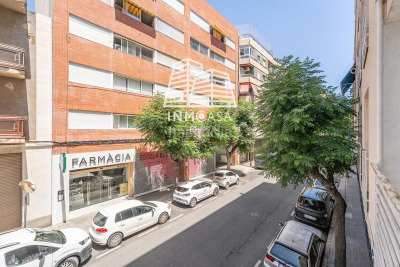 Foto b05049c3-dc78-4942-bcae-9fbb31557b8d. Pis amb piscina a Ponent Reus