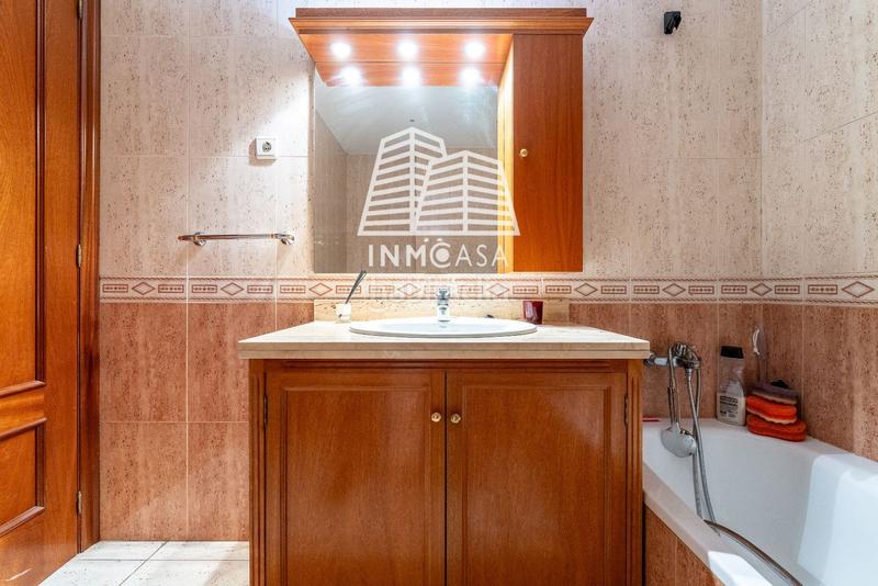 Foto 820ec6b5-111f-4769-aa31-c20e4dd627f2. Casa a schiera con riscaldamento in Mestral Reus