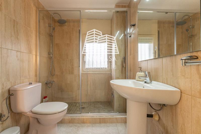 Foto 4ec7ac21-e995-4a5c-9cd8-a7c9f03a4644. Casa adosada chalet en casalot en Centre Miami Platja