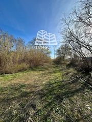 Landgut  N/a. Finca rústica de 5.336 m con buen acceso rodado