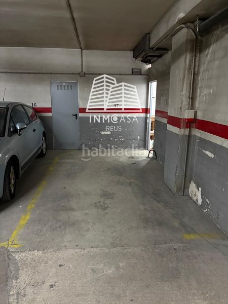 Foto dea24f77-379d-4385-a08d-3cd3efa0fd4d. Aparcament cotxe a Centre Reus
