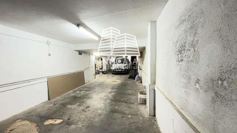 Foto b5ec0085-4827-4896-8288-406d676e4a49. Aparcament cotxe a Centre Reus