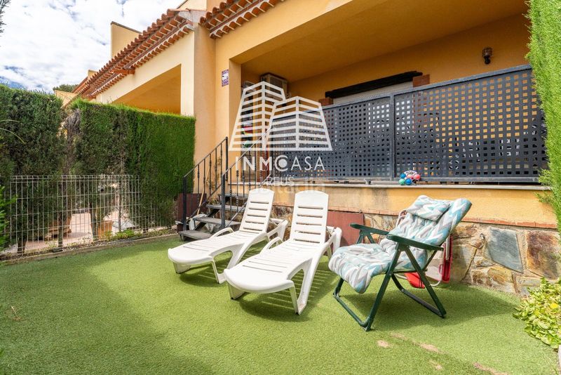 Foto 3d13a8be-8bef-40da-aaff-9ef8f8d76789. Casa adossada amb piscina a Centre Miami Platja