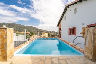 Casa  Montclar de. En riudecanyes